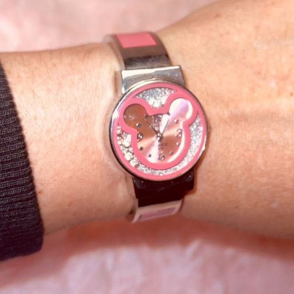 Pink watch - Picture 2 of 4